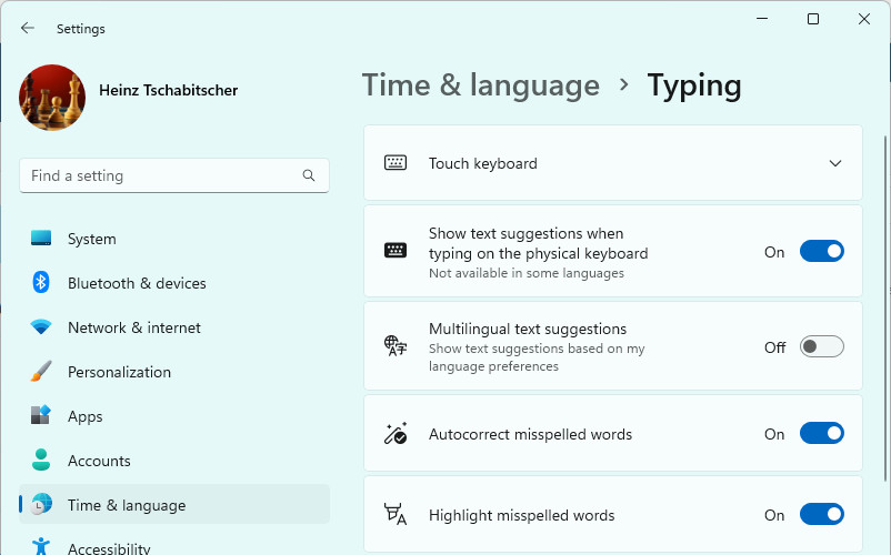 Enable text suggestions and auto-complete for Windows 11 in “Settings”